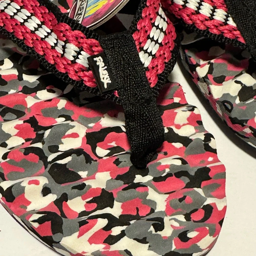 Frisxy Flip Flops Women's 8 Camo Black Pink White Slide-On Sandals NEW
